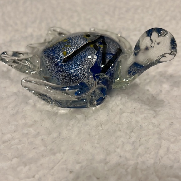 Glass sea turtle nicknack - Picture 2 of 2